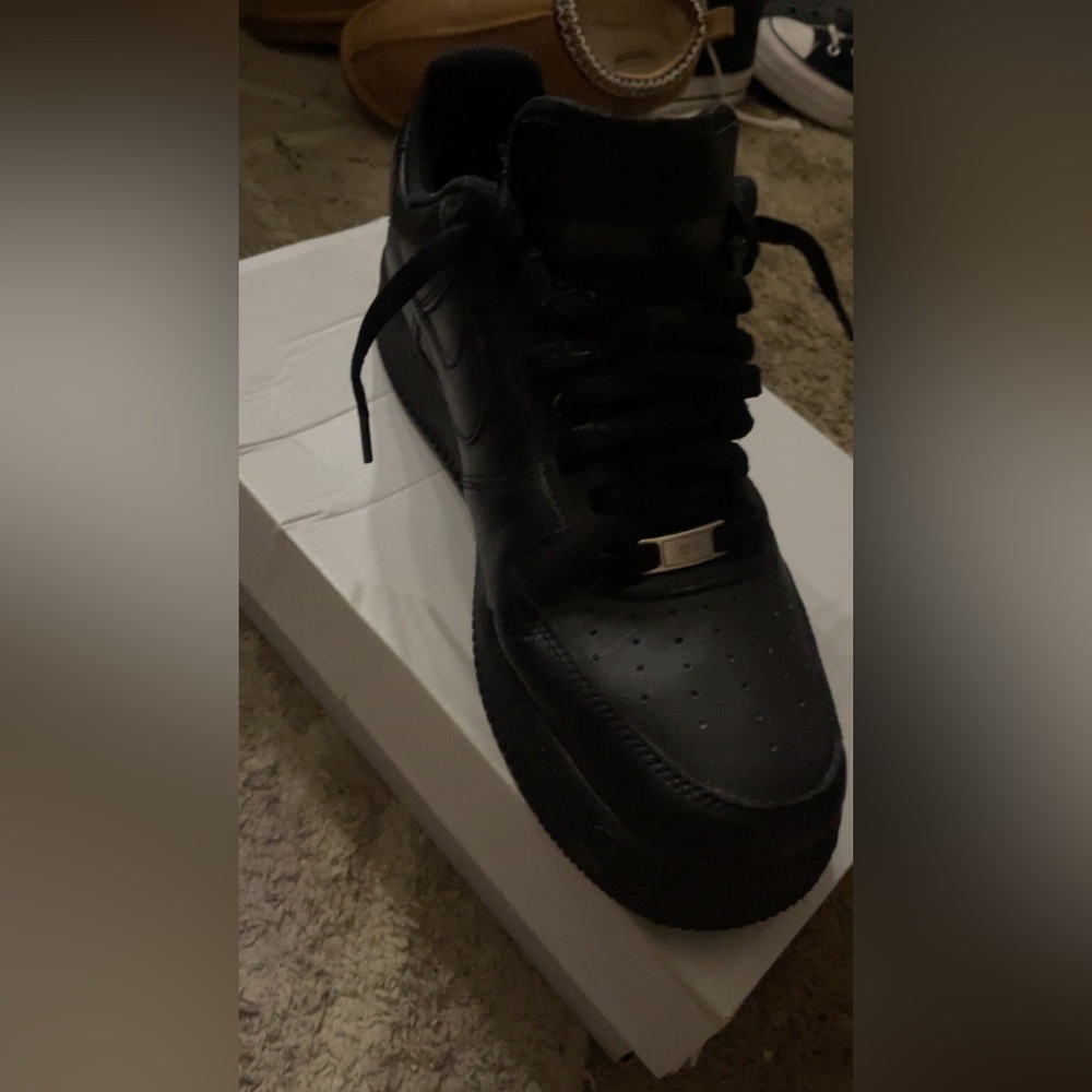 Air Force 1 Black Men’s mid condition